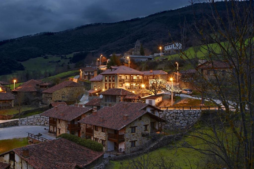 Posada Valle Del Oso Lerones エクステリア 写真